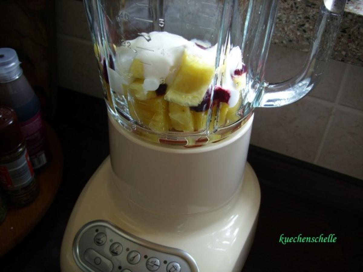 Smoothie: Ananas-Heidelbeere mit Joghurt - Rezept - Bild Nr. 3