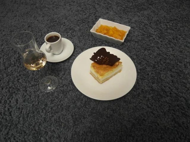 Eierschecke und Aprikosenkompott - Rezept