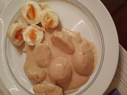 Eier in Senfsoße mit Kartoffeln - Rezept