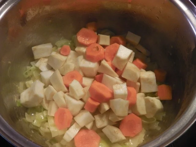 Erikas Miesmuscheln in "dicker" Weißweinsoße (Sydvestjyske Blåmuslinger deluxe) - Rezept - Bild Nr. 7