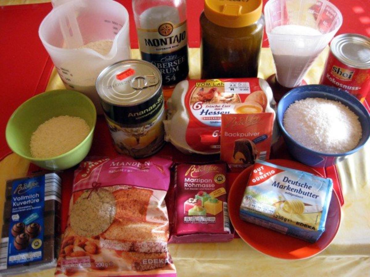 Gugelhupf mit Ananas Marzipan und Kokosflocken - einfach - von manschie Gugelhupf mit Ananas Marzipan und Kokosflocken - einfach - von manschie