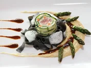 Filetpraline auf Pasta Negra,  Black Argus und Spargelvariation - Rezept