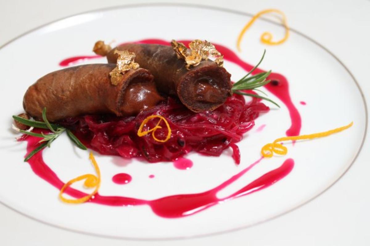 Schokobratwurst mit flüssigem Kern auf Maracuja-Blaukraut - Rezept Von
Einsendungen Quadroculinaria