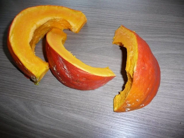 Rezept: Feines Kürbis - Apfelsüppchen Bild Nr. 3 Feines Kürbis - Apfelsüppchen - Rezept - Bild Nr. 3