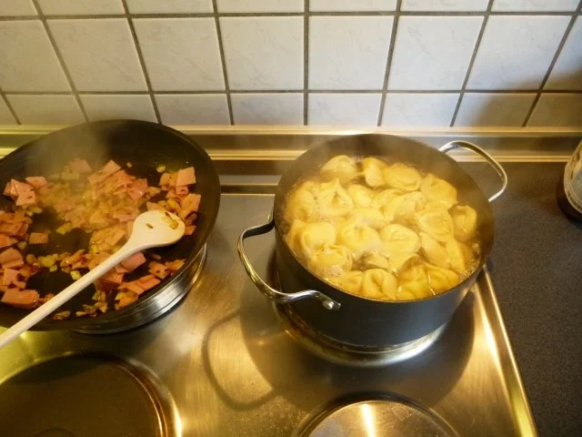 Rezept: Tortellinipfanne Bild Nr. 3 Tortellinipfanne - Rezept - Bild Nr. 3