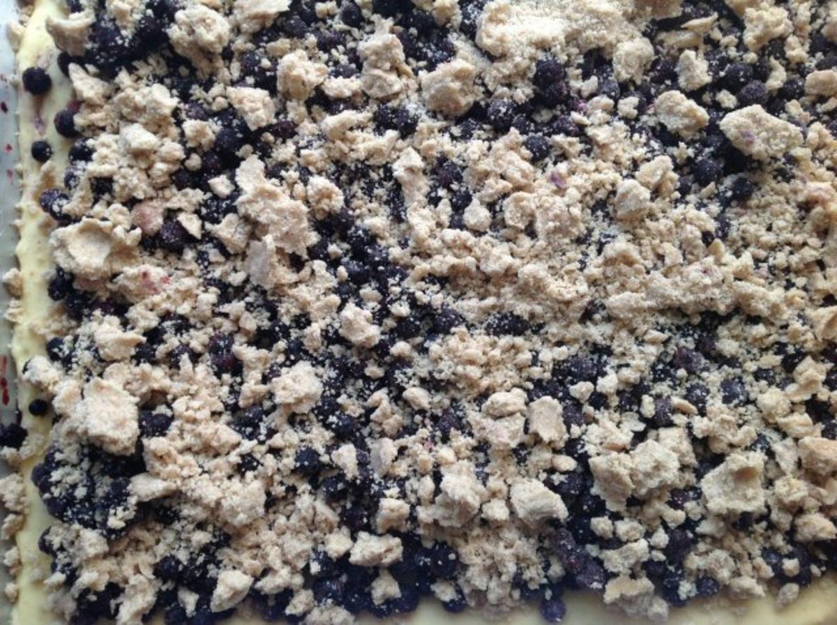 Heidelbeerkuchen mit Zimtstreuseln - Rezept - kochbar.de