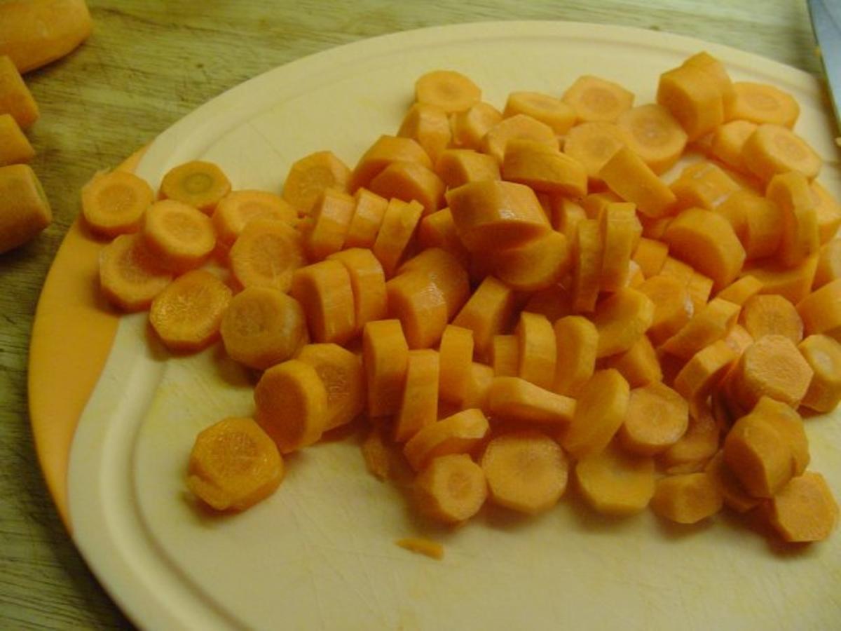 Karottengemüse, Salzkartoffeln mit Wollwürste und Kassler - Rezept - Bild Nr. 4
