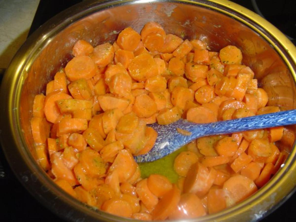 Karottengemüse, Salzkartoffeln mit Wollwürste und Kassler - Rezept - Bild Nr. 8