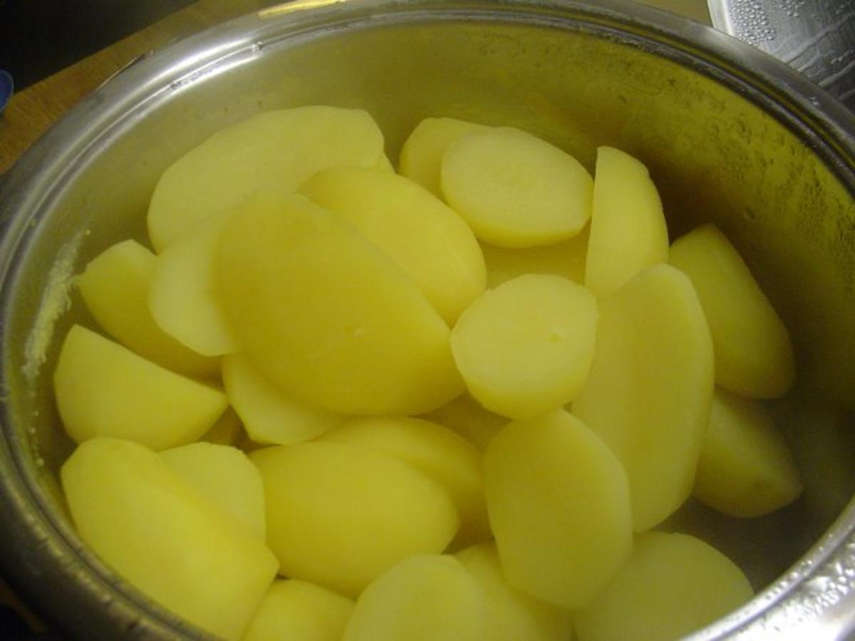Karottengemüse, Salzkartoffeln mit Wollwürste und Kassler - Rezept - Bild Nr. 10