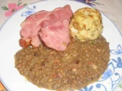 eingebrannte Linsen mit Selchschopf und Knödel - Rezept
