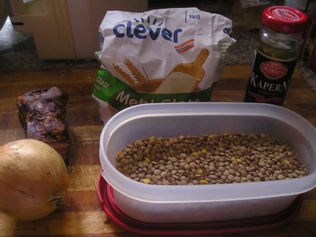 Rezept: eingebrannte Linsen mit Selchschopf und Knödel Bild Nr. 2 eingebrannte Linsen mit Selchschopf und Knödel - Rezept - Bild Nr. 2