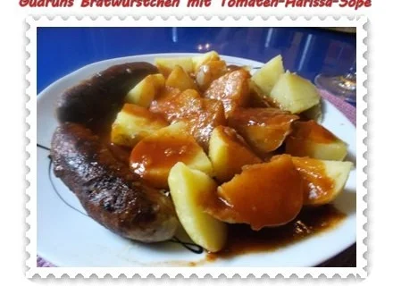 Fleisch: Bratwürstchen mit Tomaten-Harissa-Soße und Pellkartoffeln - Rezept