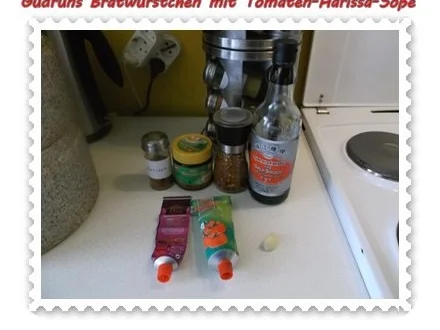 Fleisch: Bratwürstchen mit Tomaten-Harissa-Soße und Pellkartoffeln - Rezept - Bild Nr. 2