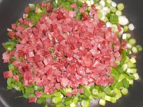 Rezept: Maultaschen-Pfanderl mit Schinken und Ei Bild Nr. 2 Maultaschen-Pfanderl mit Schinken und Ei - Rezept - Bild Nr. 2