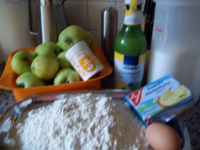 Rezept: gedeckter Apfelkuchen frisch gehext Bild Nr. 2 gedeckter Apfelkuchen frisch gehext - Rezept - Bild Nr. 2