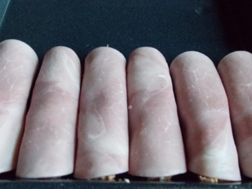 Schinken Hack Röllchen in cremiger Tomatensoße - einfach - von Curly1008