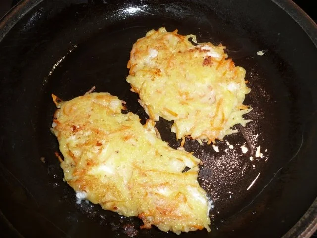 Rösti mit  was der Vorrat hergibt. - Rezept