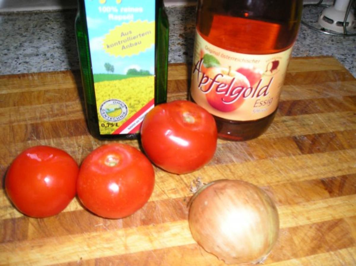 Tomatensalat mit Tomaten und Apfel- od. Weißweinessig - Rezept mit Bild ...