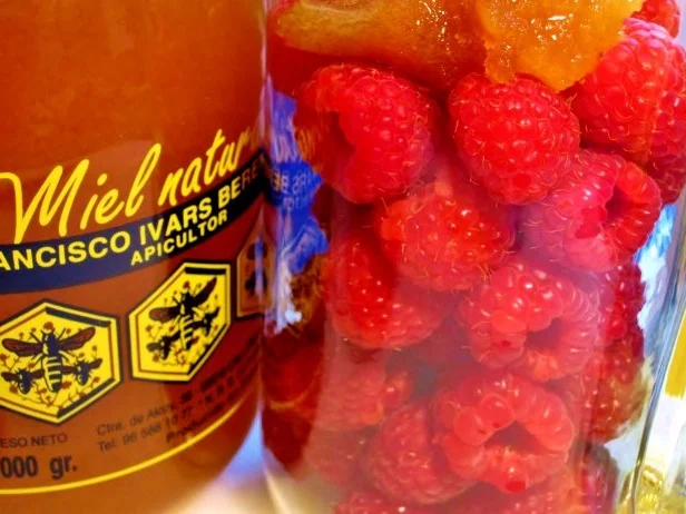 Rezept: Himbeer-Essig - selbstgemacht Bild Nr. 4 Himbeer-Essig - selbstgemacht - Rezept - Bild Nr. 4