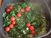 lachspfanne mit Spinat und dazu Nudeln - Rezept