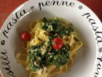 lachspfanne mit Spinat und dazu Nudeln - Rezept - Bild Nr. 4