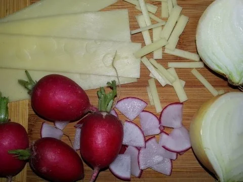 Rezept: Käsesalat Bild Nr. 2 Käsesalat - Rezept - Bild Nr. 2