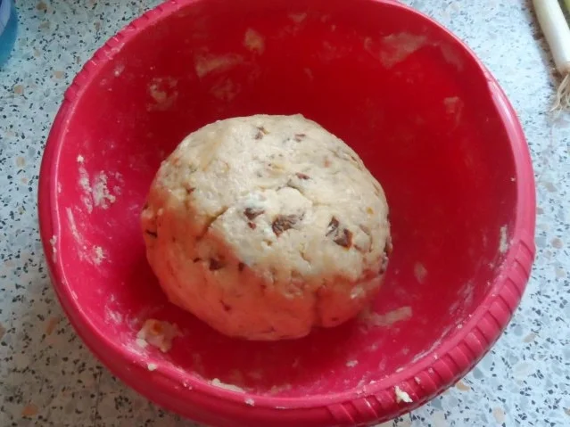 Herzhafte Salami-Schinken-Quiche mit Peperoni und dreierlei Käse - Rezept - Bild Nr. 3