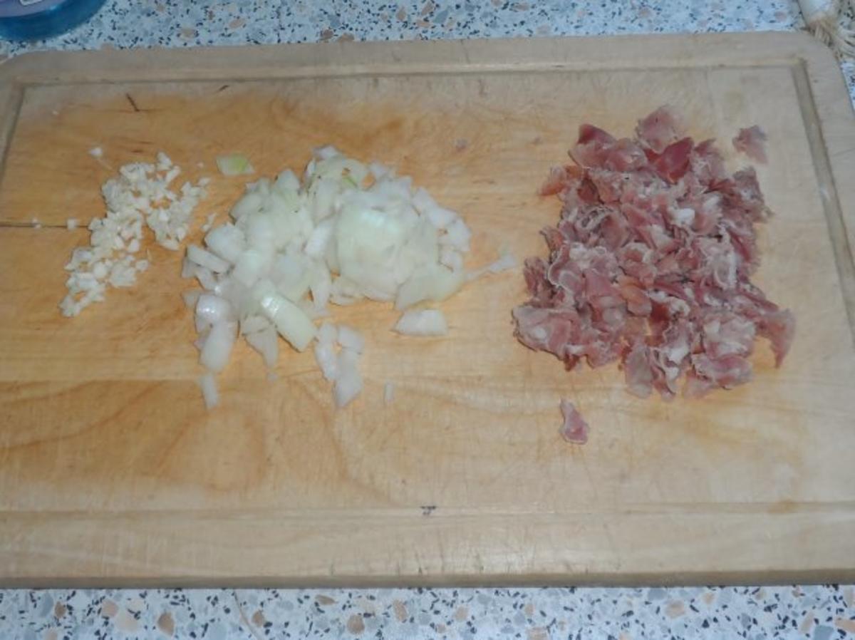 Herzhafte Salami-Schinken-Quiche mit Peperoni und dreierlei Käse - Rezept - Bild Nr. 4