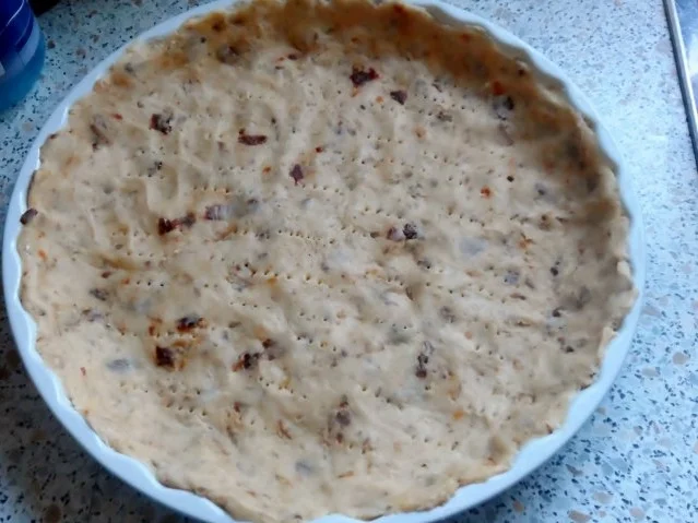 Herzhafte Salami-Schinken-Quiche mit Peperoni und dreierlei Käse - Rezept - Bild Nr. 8