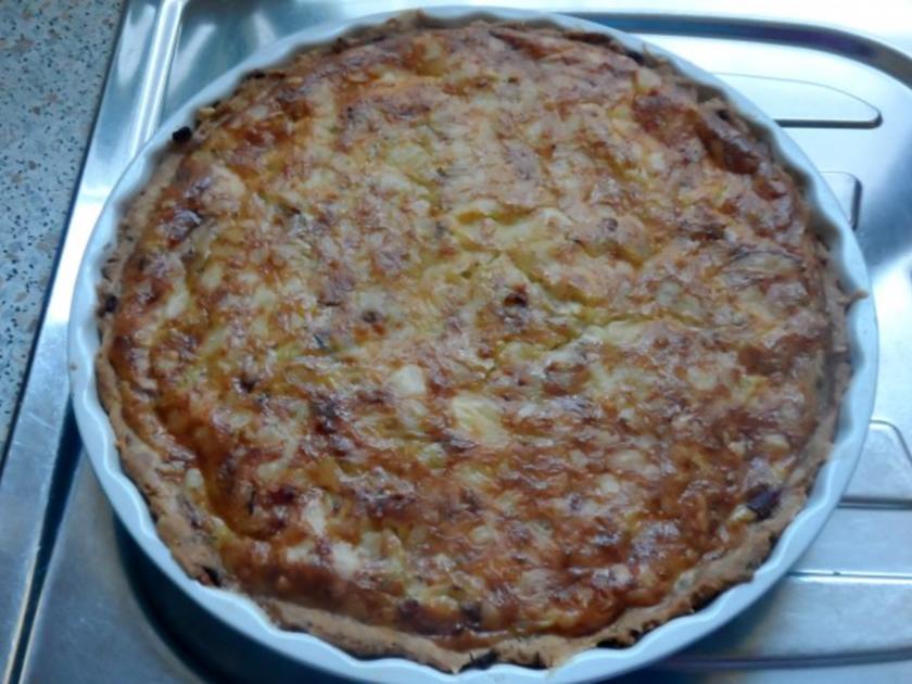 Herzhafte SalamiSchinkenQuiche mit Peperoni und dreierlei Käse