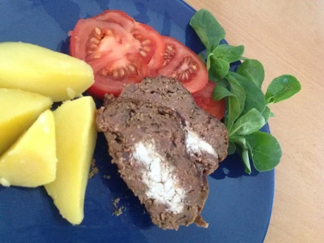 Gefüllter Rinderhackbraten au Tomatenbett - Rezept - Bild Nr. 3