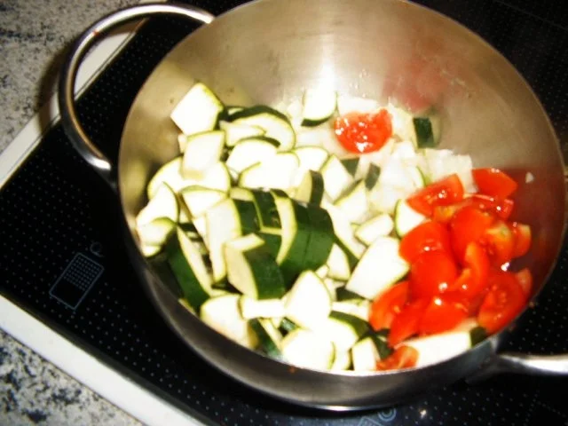 Rezept: Eier mit Zucchini-Senf-Soße Bild Nr. 4 Eier mit Zucchini-Senf-Soße - Rezept - Bild Nr. 4