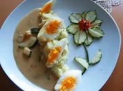 Eier mit Zucchini-Senf-Soße - Rezept