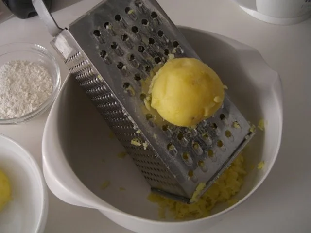 Rezept: Bröselschmarrn oder auch "Zwirl" genannt Bild Nr. 5 Bröselschmarrn oder auch "Zwirl" genannt - Rezept - Bild Nr. 5