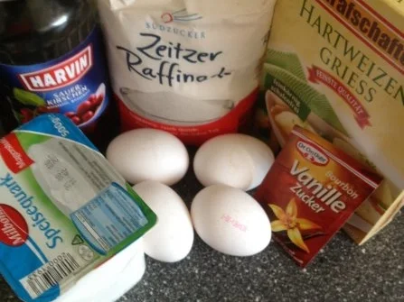 Rezept: Grieß - Käse - Kirschkuchen Bild Nr. 2 Grieß - Käse - Kirschkuchen - Rezept - Bild Nr. 2