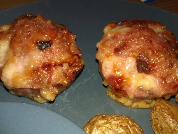 Fleischkäsemuffins mit Paprikakartoffeln und Ajvardipp - Rezept - Bild Nr. 7