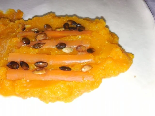 Steirischer Kürbisstrudel mit gerösteten Kürbiskernen als österreichisches Schmankerl - Rezept - Bild Nr. 3