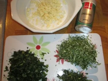 Rezept: Rosa gebratenes Schweinefilet im Kräuter-Knoblauch-Mantel Bild Nr. 2 Rosa gebratenes Schweinefilet im Kräuter-Knoblauch-Mantel - Rezept - Bild Nr. 2