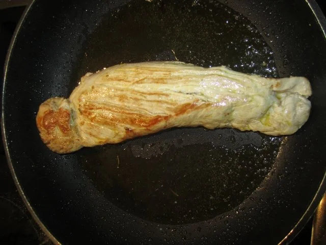 Rezept: Rosa gebratenes Schweinefilet im Kräuter-Knoblauch-Mantel Bild Nr. 3 Rosa gebratenes Schweinefilet im Kräuter-Knoblauch-Mantel - Rezept - Bild Nr. 3