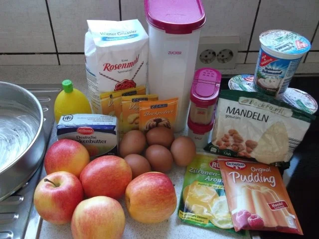 Apfelkuchen mit Schmand und Streusel - Rezept - Bild Nr. 2