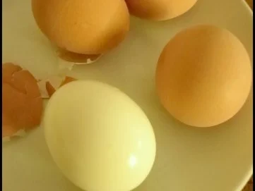 Gefülltes und paniertes Ei auf Steinpilz-Spinat - Rezept - Bild Nr. 2