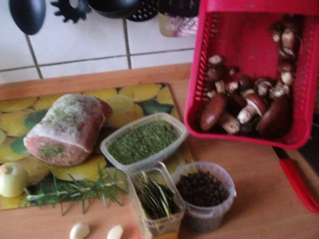 Schweinelachsbraten mit Butterpilzen und grünen Bohnen - Rezept - Bild Nr. 4