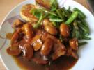 Schweinelachsbraten mit Butterpilzen und grünen Bohnen - Rezept