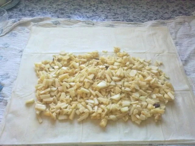 Rezept: Apfelstrudel ratz fatz Bild Nr. 5 Apfelstrudel ratz fatz - Rezept - Bild Nr. 5