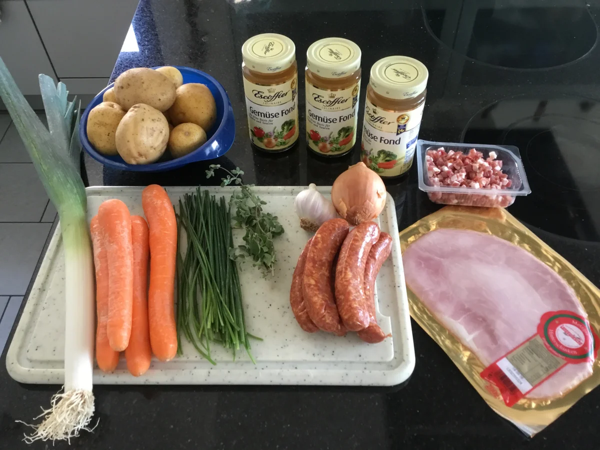 Rezept: Herzhafte Kartoffelsuppe Rheinischer Art Bild Nr. 3 Herzhafte Kartoffelsuppe Rheinischer Art - Rezept - Bild Nr. 3