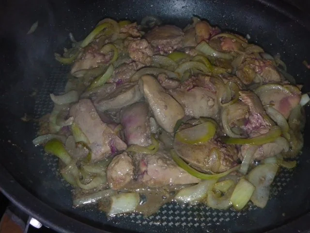 Rezept: Erikas gebratene ungarische Leber / Hühnerleber Bild Nr. 3 Erikas gebratene ungarische Leber / Hühnerleber - Rezept - Bild Nr. 3