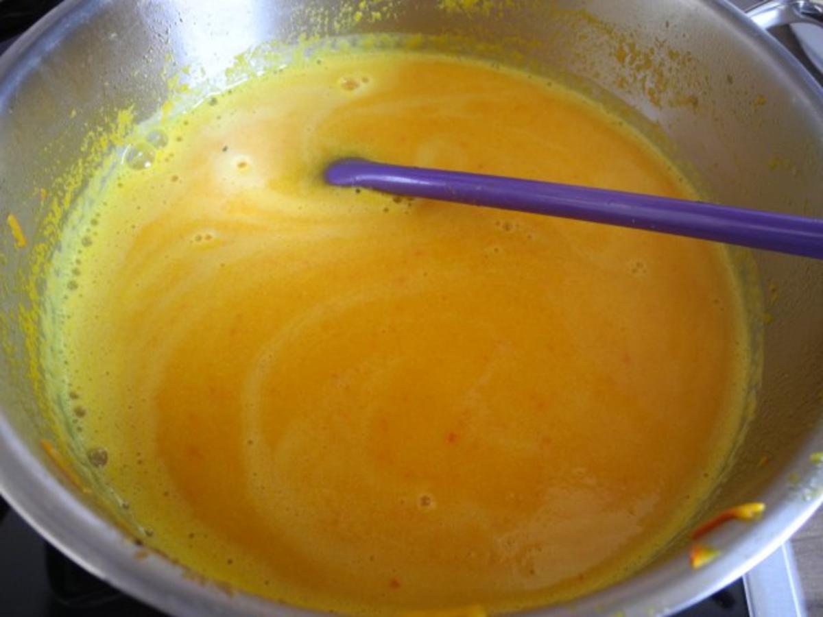Suppe & Eintopf : Cremige Kürbissuppe mit Chili - Rezept