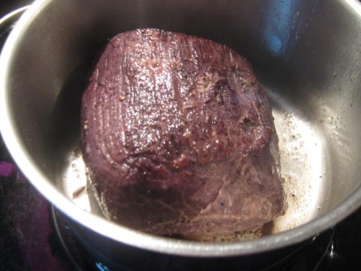 Rinder-Schmorbraten in Rotweinmarinade - einfach - 119 kcal/100g