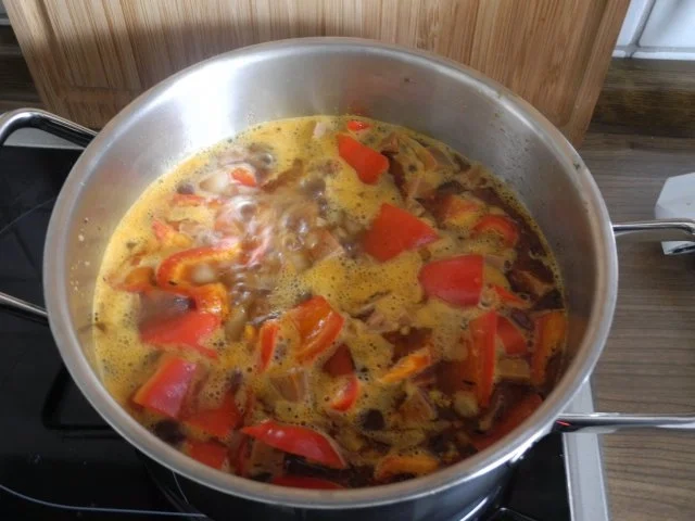 Rezept: Veggi -Tag : Veganes Gulasch an Kürbis - Reis Bild Nr. 15 Veggi -Tag : Veganes Gulasch an Kürbis - Reis - Rezept - Bild Nr. 15