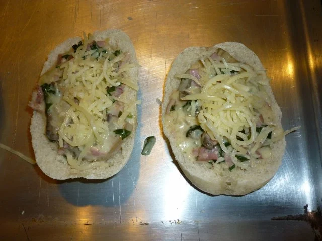 Gefüllte  Semmel-Schiffchen - Rezept - Bild Nr. 3